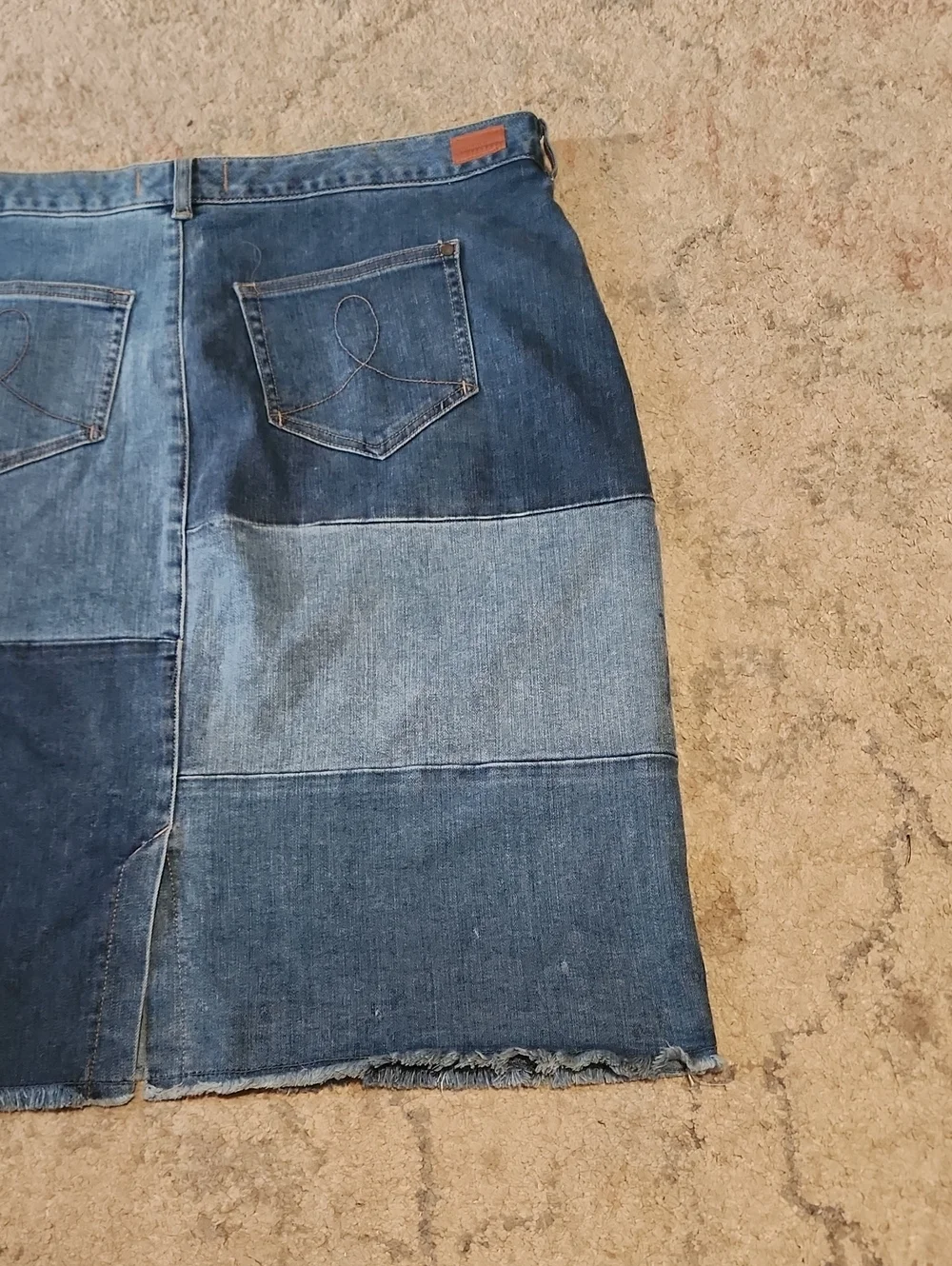 Sundance Driftwood Patchwork XL Embroidered Denim Skirt Frayed Raw Hem Blue Boho
